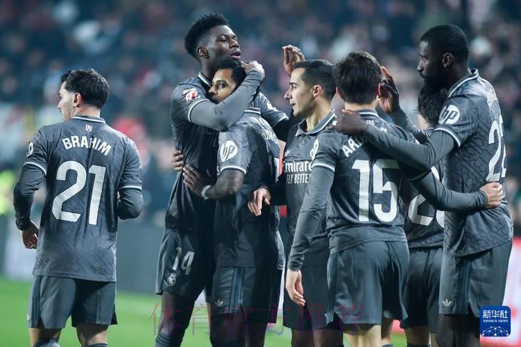 西媒:维尼修斯与巴列卡诺门将冲突 要他赛后碰一碰 西媒:维尼修斯与巴列卡诺门将冲突 要他赛后碰一碰